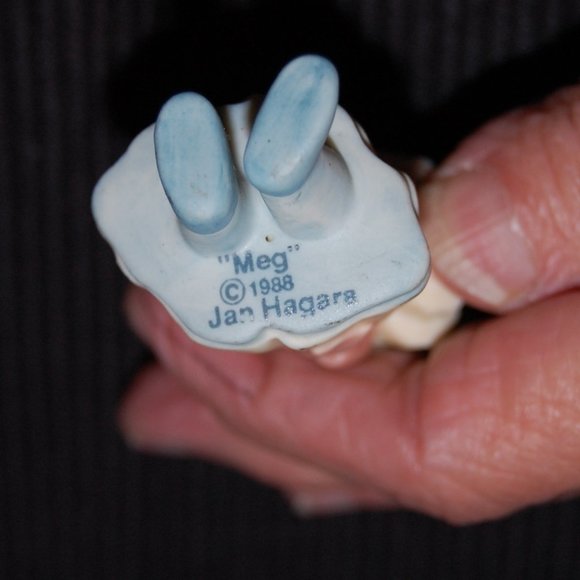 2  Vintage Jan Hagara 1988 Ornament Figurines "Meg" and "Stephen" 3 1/4" - Picture 11 of 12